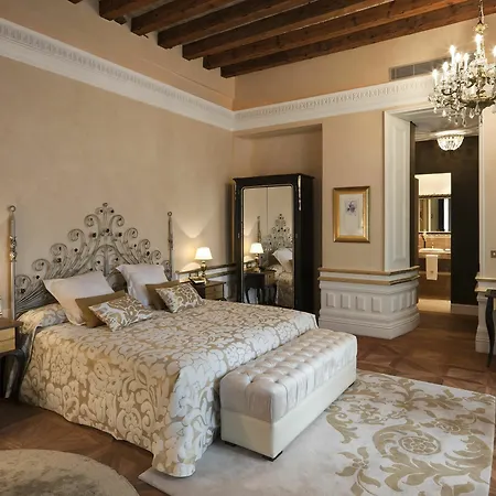 Otel Casa 1800 4*